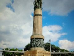 -人民防洪胜利纪念塔