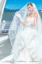 -现代经典婚纱摄影