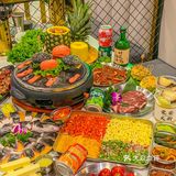 天津烤肉店内卷王‼️Diy小汉堡,芝士条爆好吃