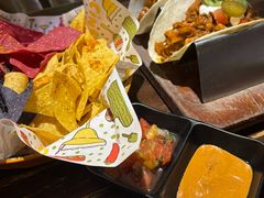 -Famous肥猫墨西哥音乐餐吧(五棵松华熙LIVE店)