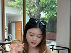 -Chom Cafe and Restaurant
