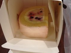 莓莓卷卷-花花卷卷·鲜食蛋糕(静安久光百货店)