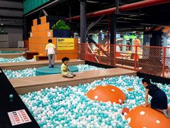 -极限PLAY运动娱乐新世界·团建派对表演休闲馆·室内高空游乐园