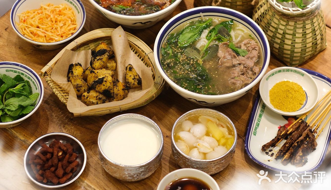 云阿蛮不就是我在云南排队嗦的生烫牛肉米线！