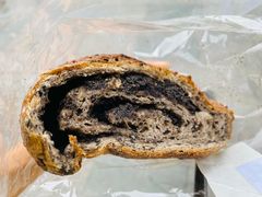 黑谷物核果面包-盒马鲜生(悠方店)