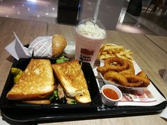 -The Habit Burger Grill 哈比特汉堡(复兴soho店)
