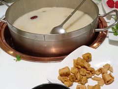 -洪氏嗨捞·猪肚鸡火锅(阳光天地店)