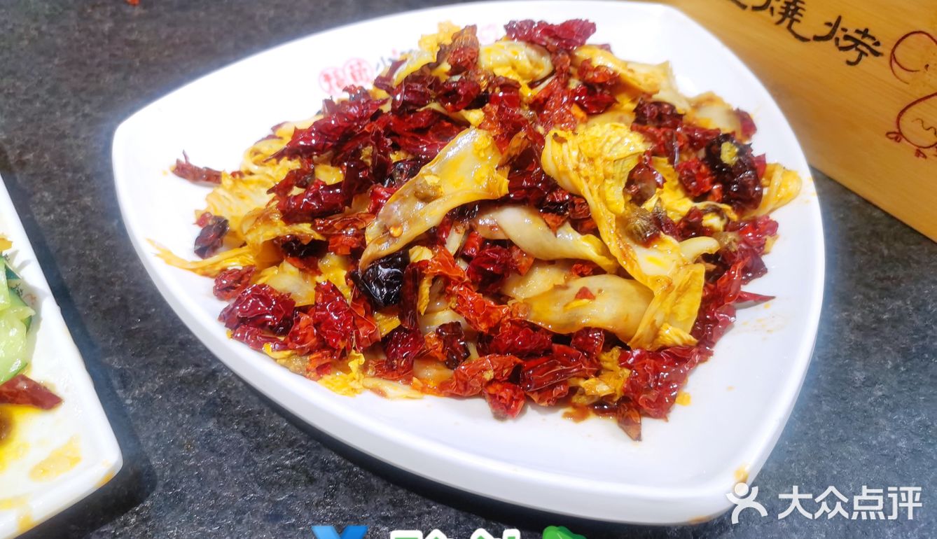 望京奇葩烧烤店[调皮]串都是师傅发的啊🍢