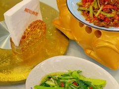 -阿瓦山寨·湘菜现炒·剁椒鱼头王(咸阳总店)