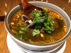 特色牛腩米粉-粤域茶餐厅