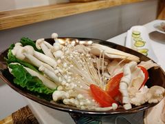-墨居上隐·院子里火锅(峨眉店)