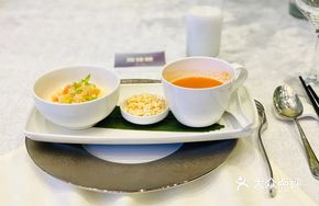 Golden Soup Crispy Rice with Seafood