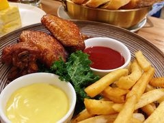 香炸鸡翅配薯条-Money Shops(愚园路店)