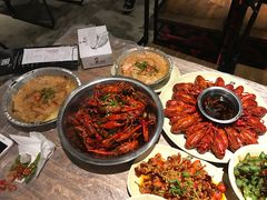 -巴厘龙虾·榜首油焖大虾(音乐学院·沿江酒馆店)