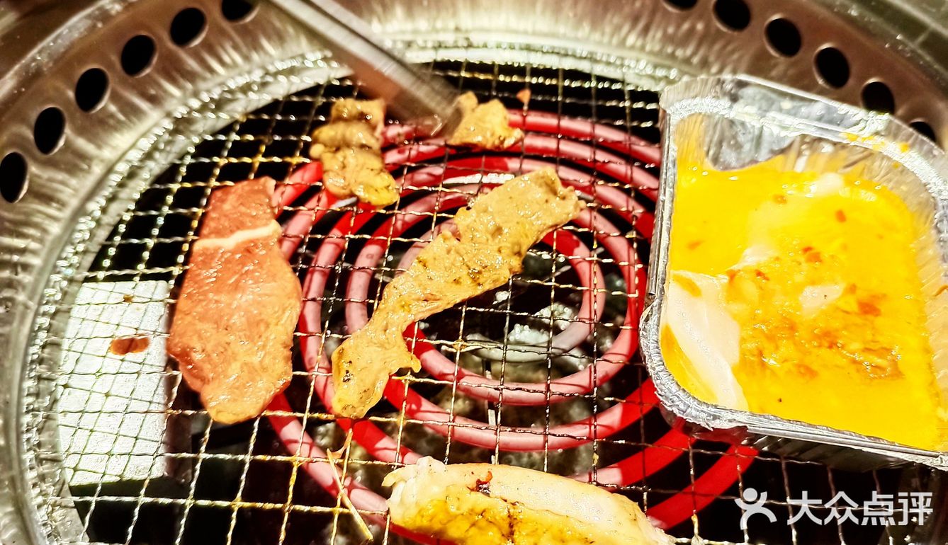 大口吃肉，肆意撸串