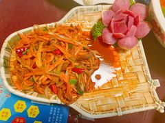 酸萝卜炒牦牛肉-吉祥圣雪藏餐