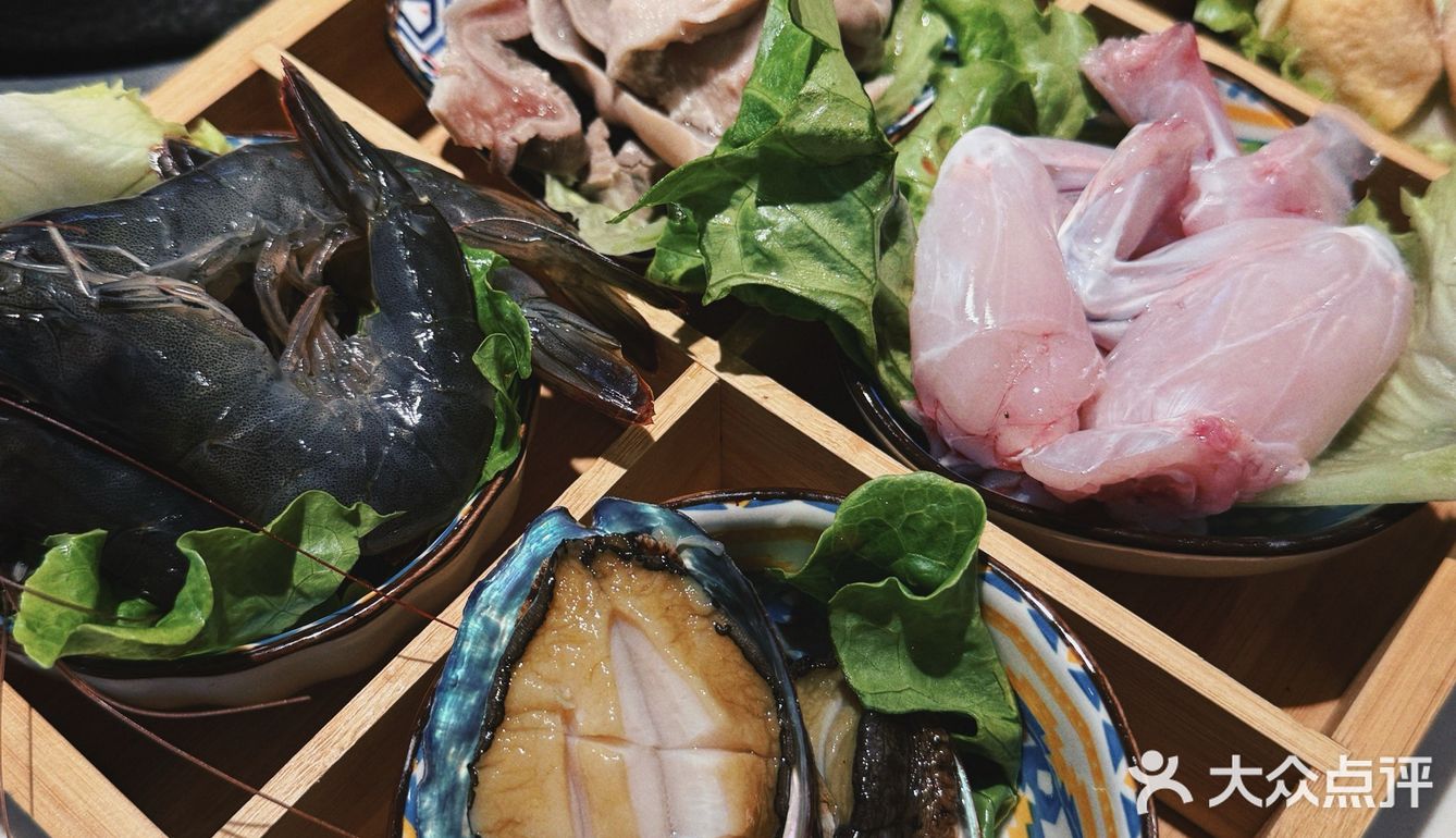 河海鲜都很棒，红糖糍粑吃起来糯糯的，一口一个