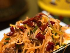 酸萝卜炒牦牛肉-吉祥圣雪藏餐