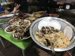 -布尔津河堤夜市
