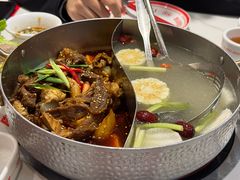 辣卤牛腩鸳鸯锅-八合里潮汕鲜牛肉火锅(上海汇智广场店)
