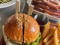 -三勾JJJ Burger&Coffee(梅溪湖店)