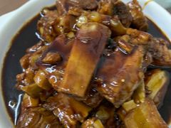 -胡子饮食店