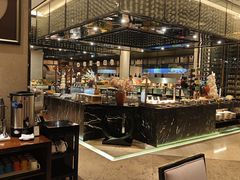 -广州万富希尔顿酒店·感趣自助餐厅·金秋蟹宴生蚝海鲜刺身