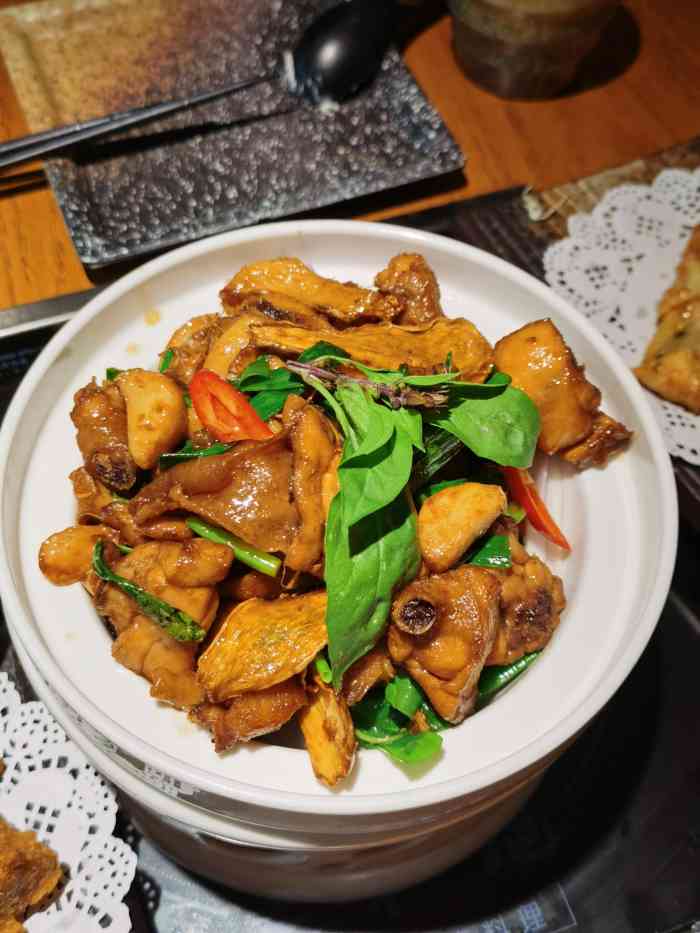 三味一绝(晋江万达店)-"嗯哼,在诺大的万达商场里面,总以为不会踩.