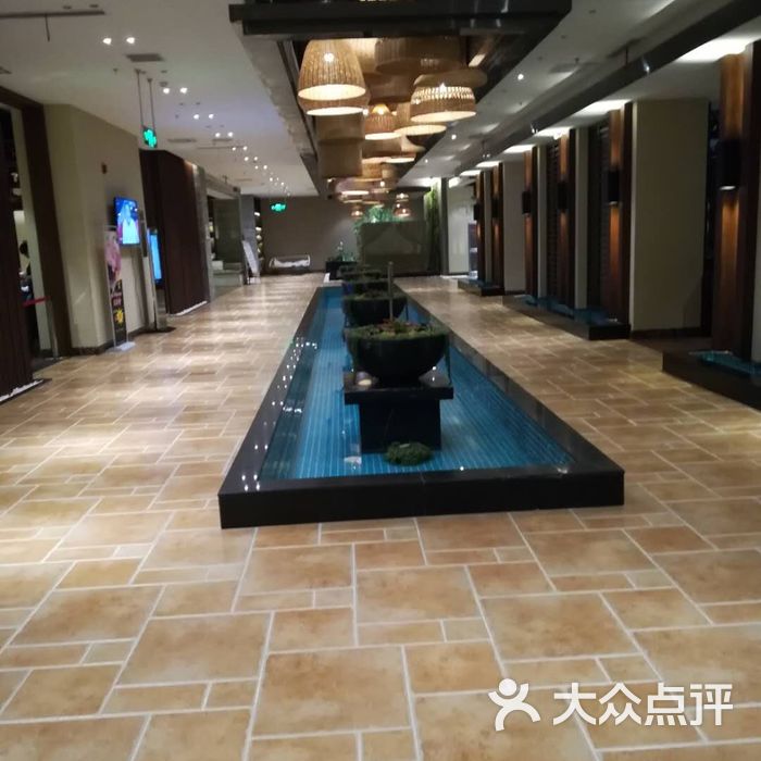 冠圣泉养生汤泉