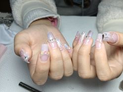 -星辰·新中式美甲美睫工作室