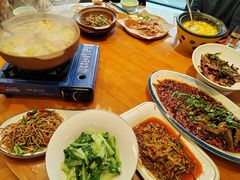 -有红鸡毛店·川菜(建设路店)