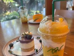 -Chom Cafe and Restaurant