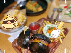 27&nbsp;牛肉汉堡-HELLO 27 意面·沙拉·帕尼尼