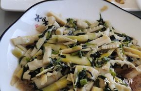 Snow Cabbage and Bamboo Shoots