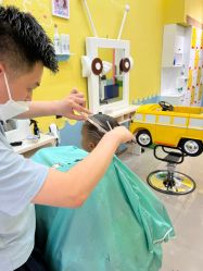 -爆米花儿童美发乐园