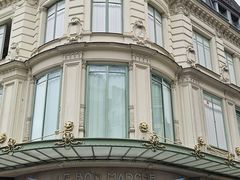 -乐蓬马歇百货公司(Rive Gauche)