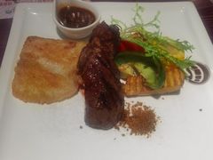 牛排拼比目鱼-超级厨房概念餐厅(奥园广场店)