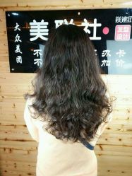 -镁连社·美联社