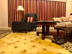 -深圳富苑皇冠假日套房酒店