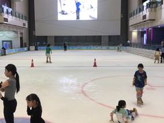 -冰纷万象滑冰场(二七万象城店)