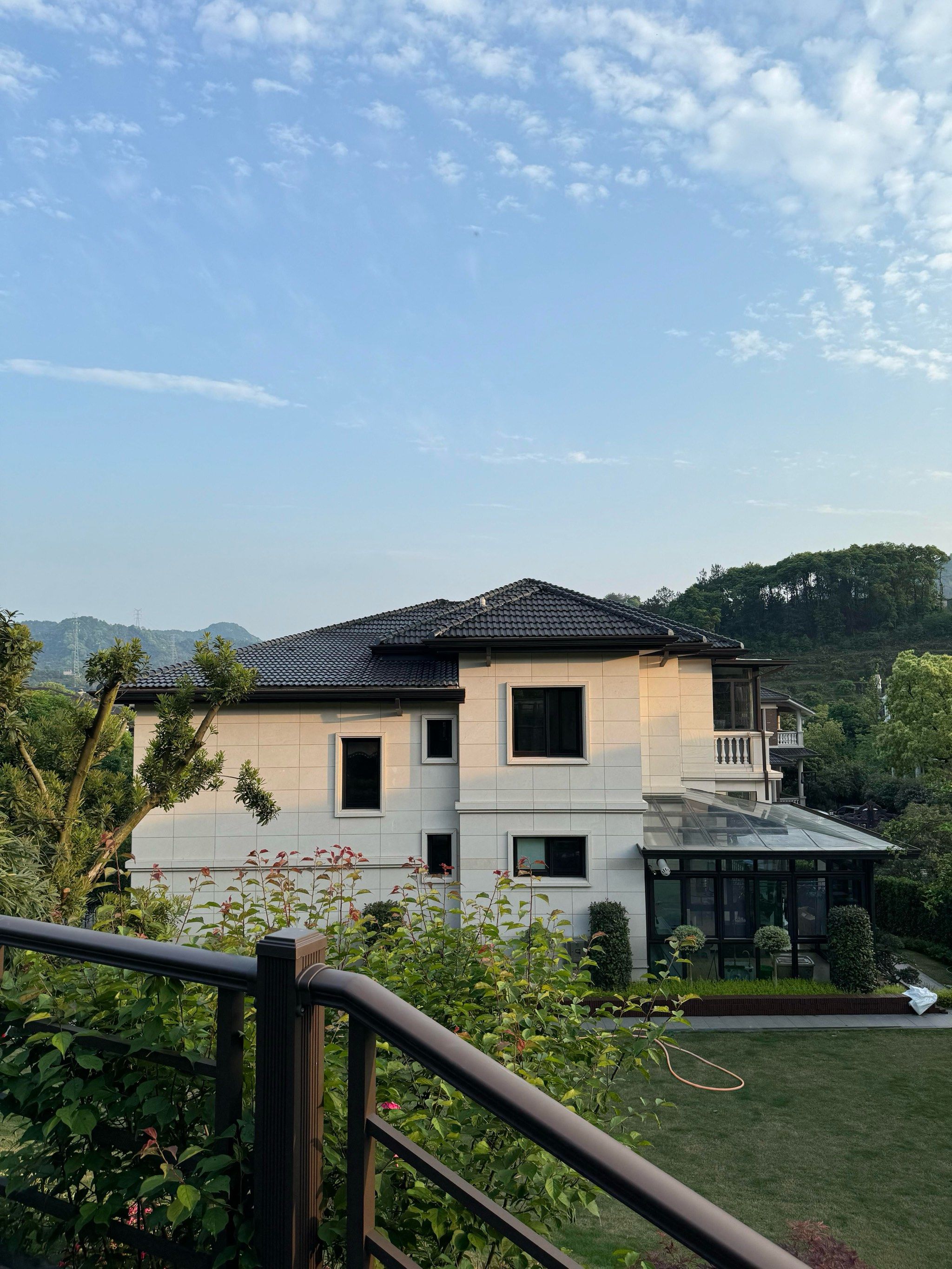 山顶别墅 离天更近