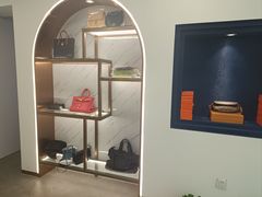 -聚云奢二手奢侈品黄金手表包包回收·中古店(中福城店)