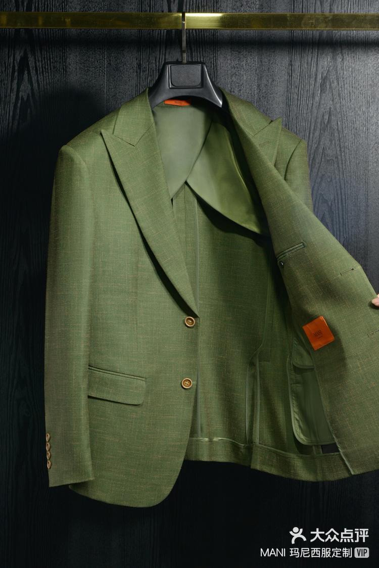 亚麻西装夏日的一抹绿