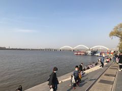 -奈雪的茶(百盛店)