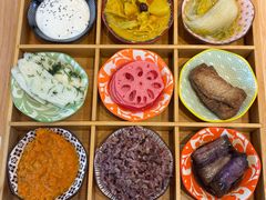 -轻蔬不用等·素食(江苏路店)