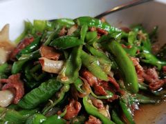 湖南辣椒炒土猪肉-湘邻呷铺·田园家宴(汉基广场店)