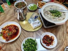 -芦茨金富饭庄·25年老字号·专做稻草鸡