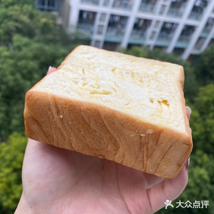 和板砖一样厚的吐司🍞据说是爸爸糖平替