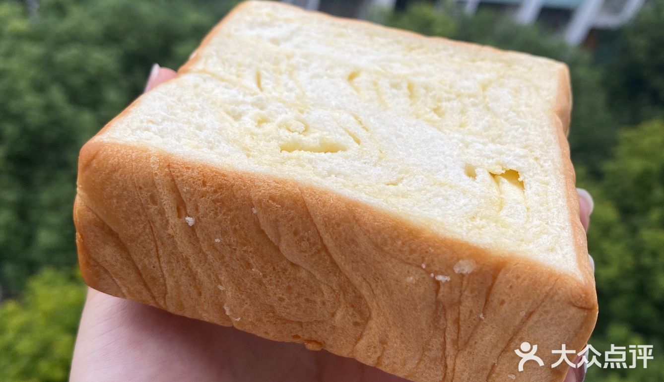 和板砖一样厚的吐司🍞据说是爸爸糖平替