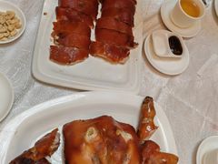 当红乳猪全体-玛宝鲜海鲜酒家